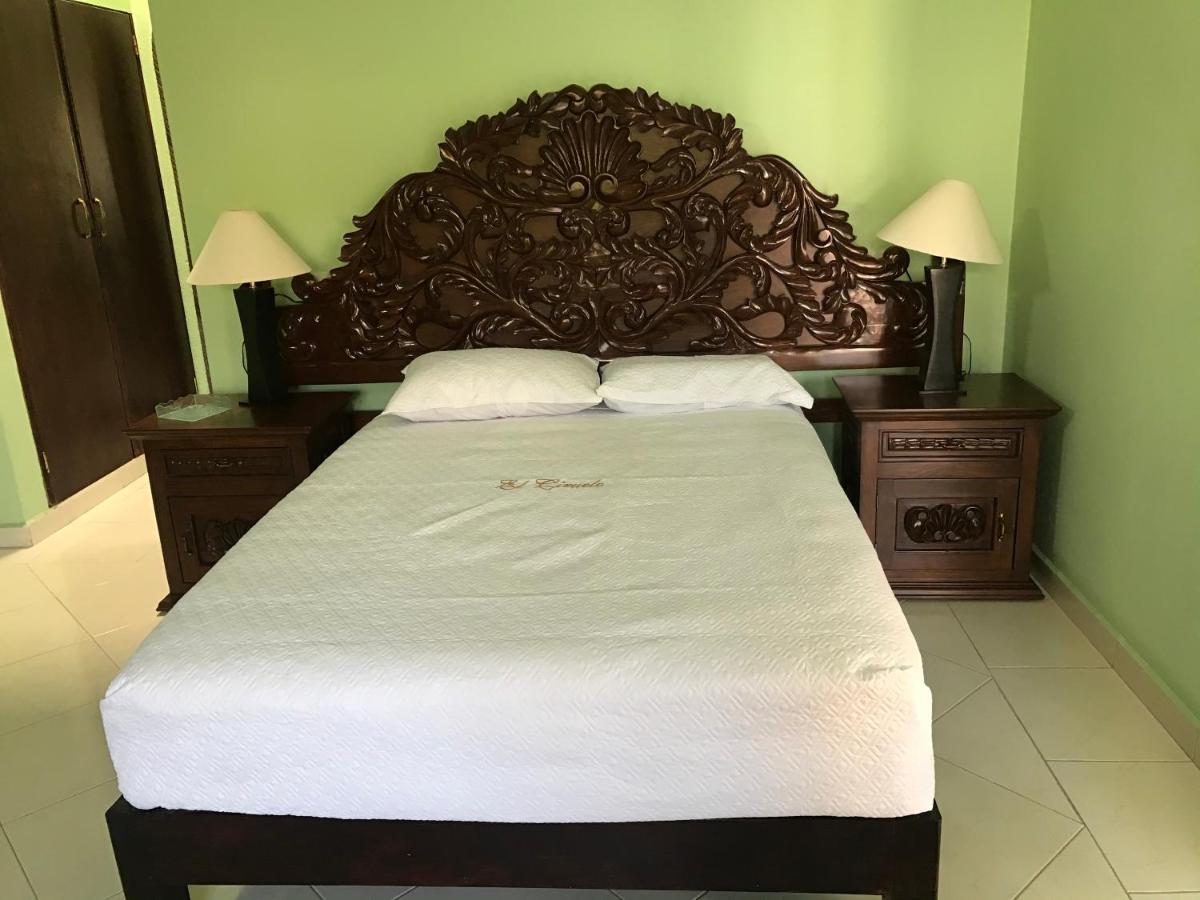 Villa Familiar El Ciruelo 库埃纳瓦卡 外观 照片